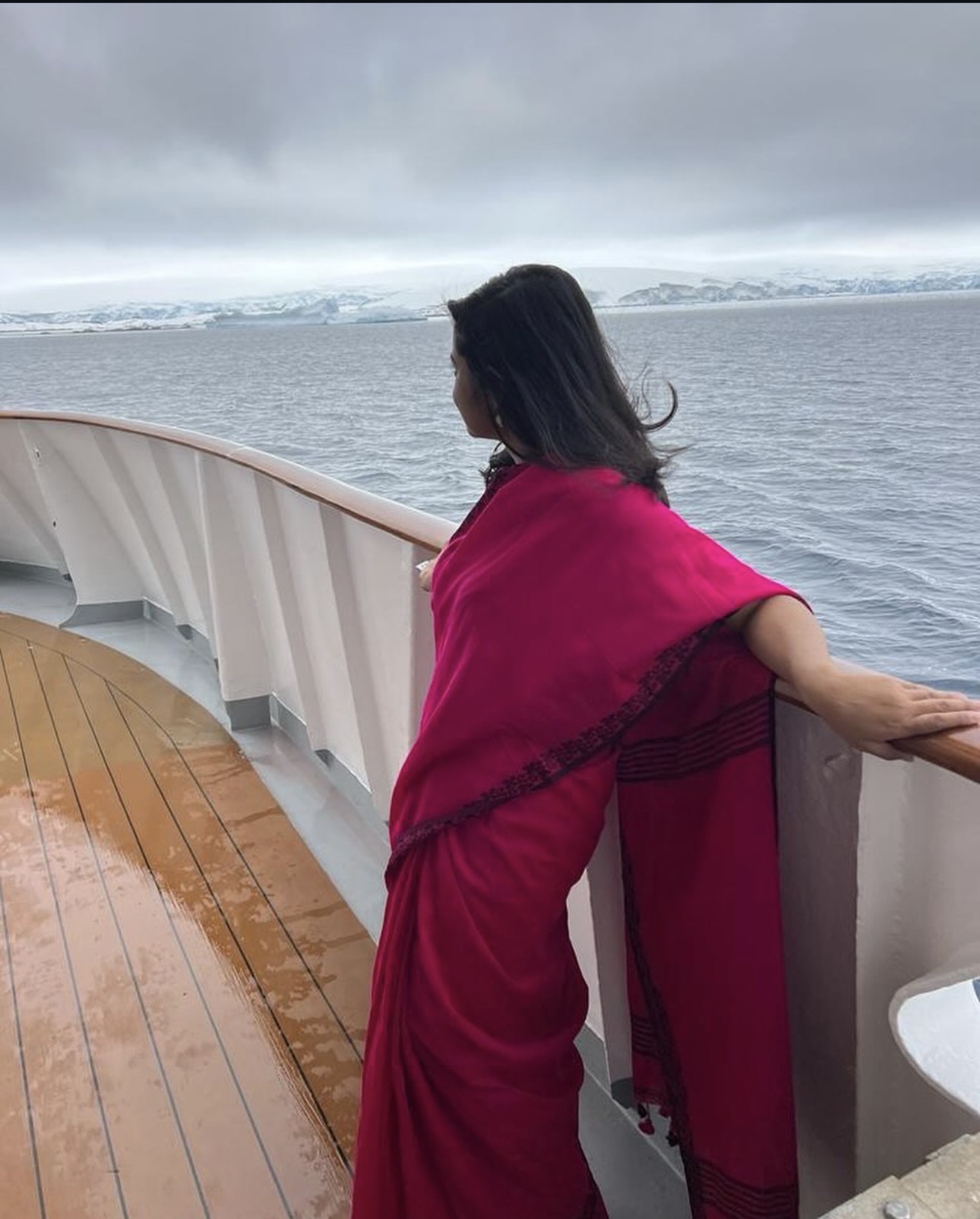 Travel / dance photo 8